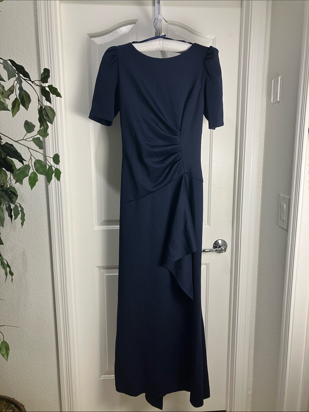 Xscape "Demi" Scuba Short Sleeve Side Ruched Floor Length Gown, 10, Dark Navy
